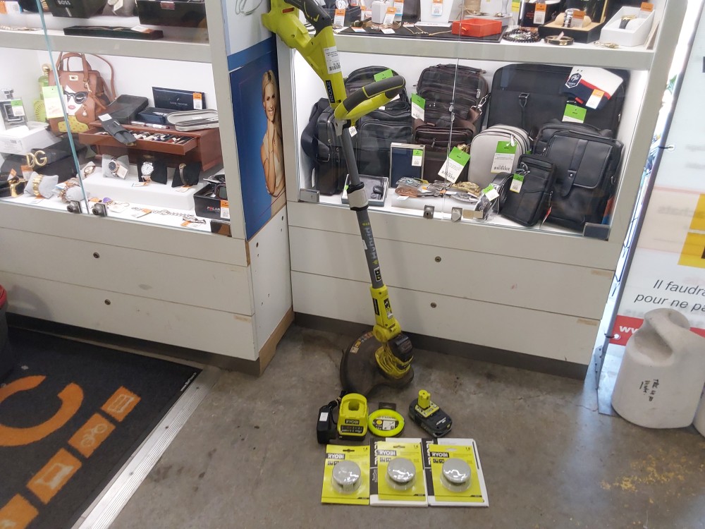 COUPE BORDURE SANS FIL 1 BATTERIE RYOBI + FIL DE RECHANGES