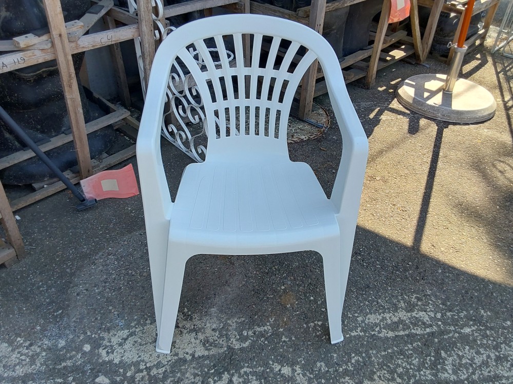 FAUTEUIL D’EXTERIEUR EN PVC BLANC