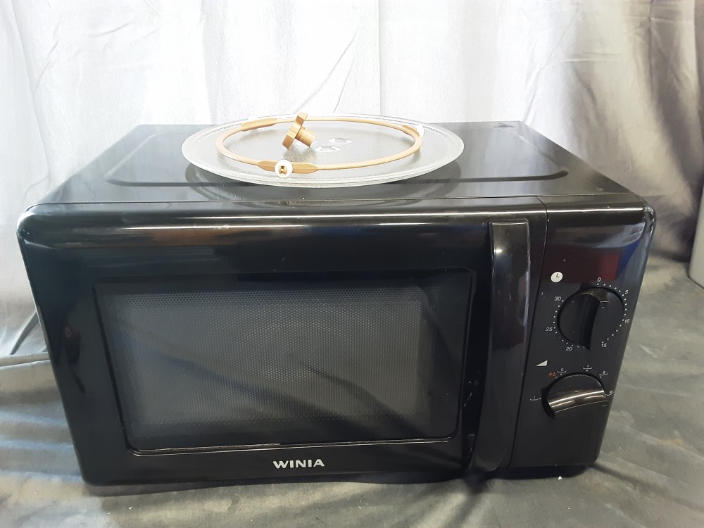MICRO ONDE WINIA NOIR 700W