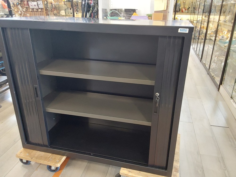 ARMOIRE METAL NOIRE 