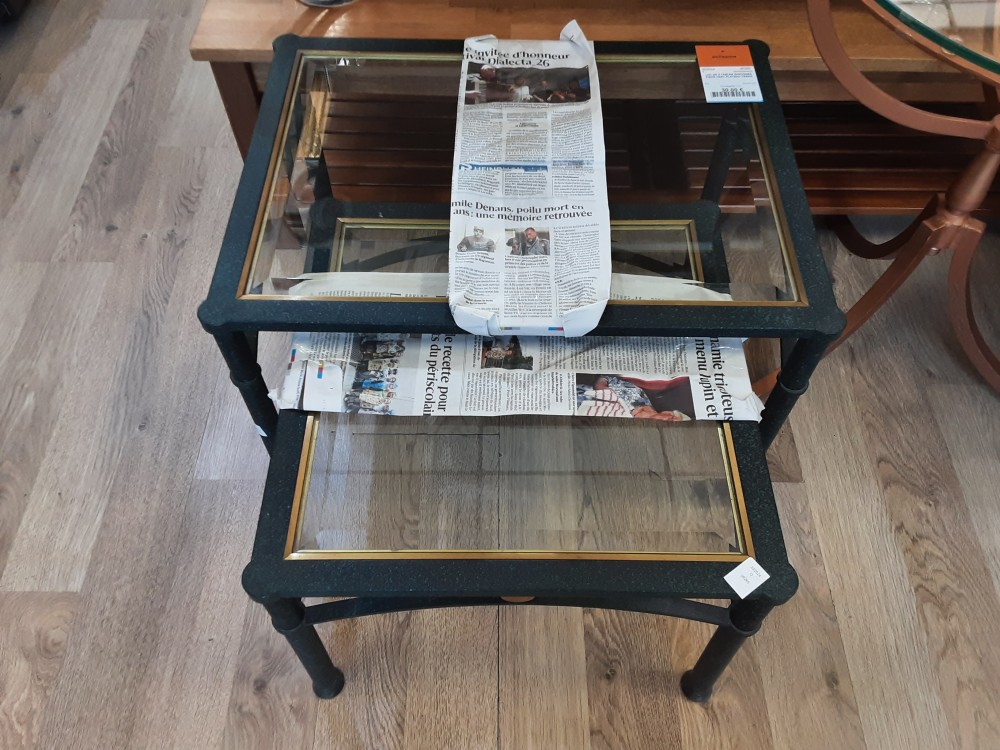 LOT DE 2 TABLES GIGOGNES PIEDS VERT PLATEAU VERRE