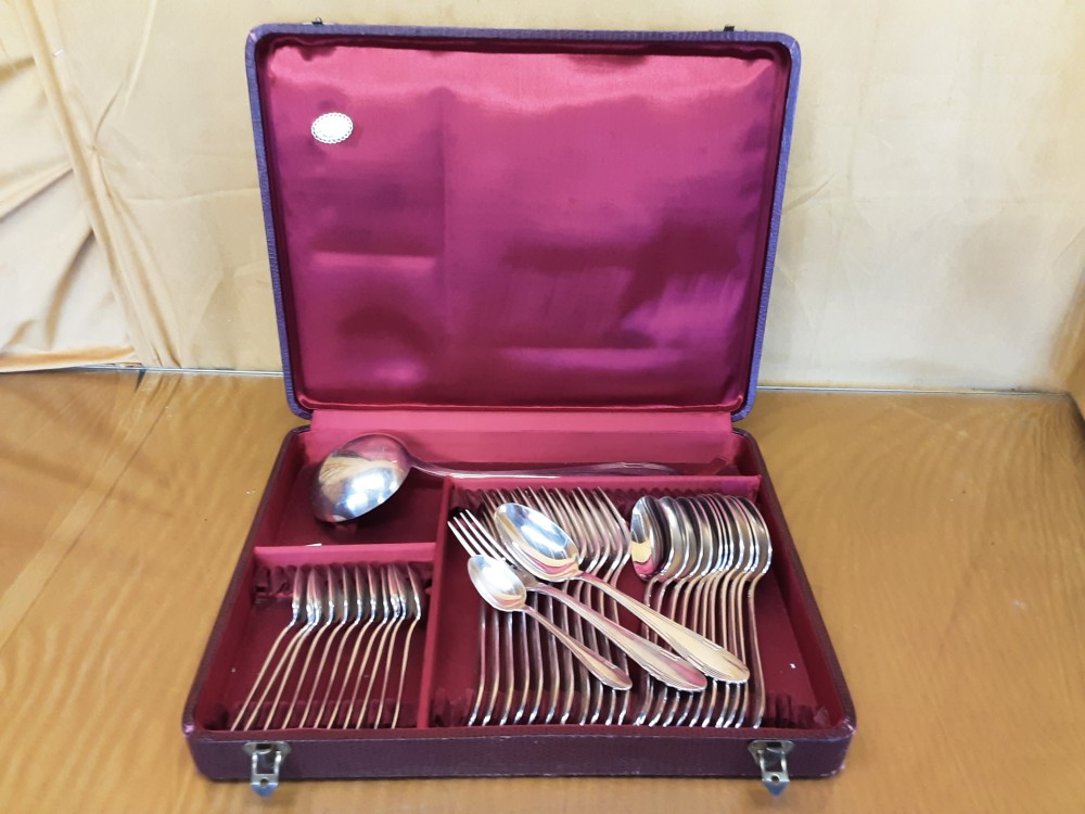 MENAGERE 12 PERSONNES M.A DANS COFFRET