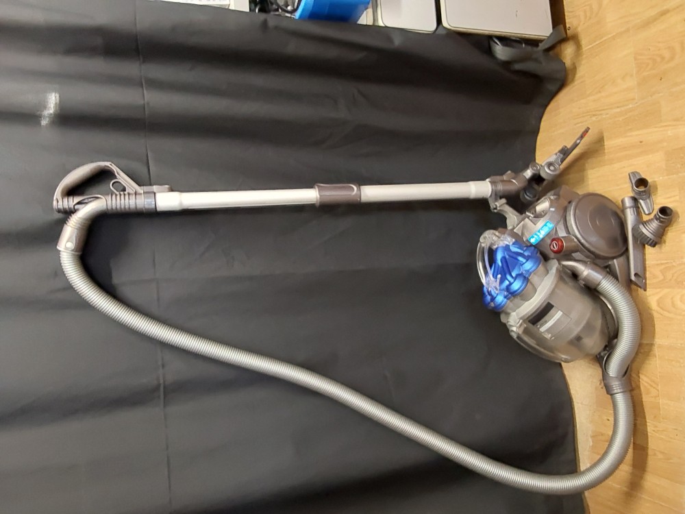 ASPIRATEUR DYSON BLEU ET GRIS