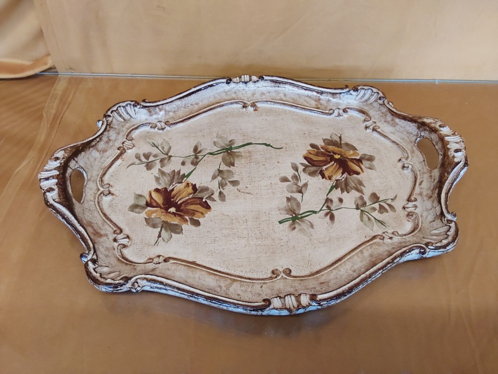 PLATEAU EN BOIS A ANSES MOTIF FLEURS