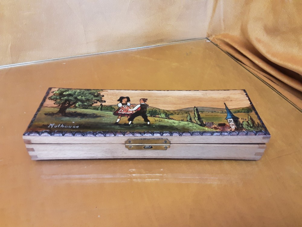 BOITE BOIS A STYLOS DECOR ALSACIENS