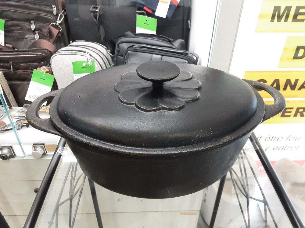 COCOTTE EN FONTE NOIRE