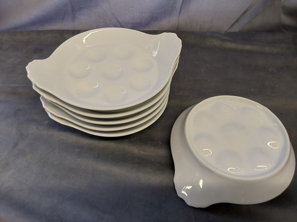 LOT DE 6 ASSIETTES A ESCARGOTS EN PIRCELAINE BLANCHE