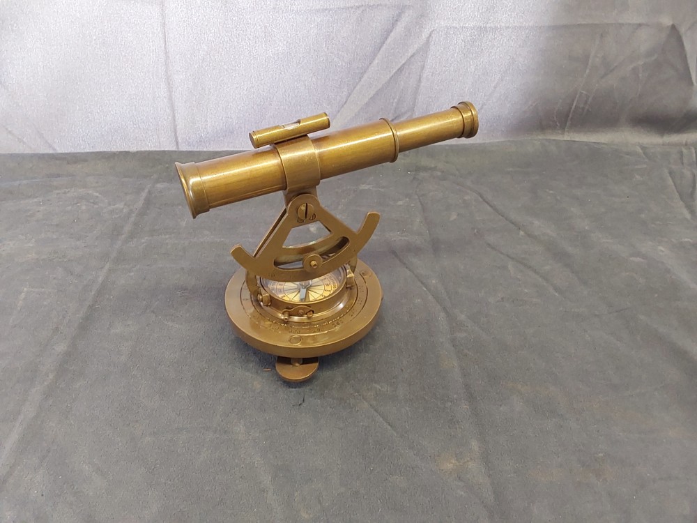 THEODOLITE BOUSSOLE EN LAITON (IM-12)