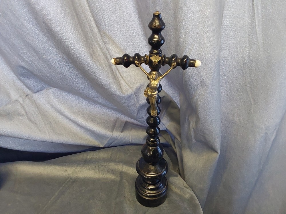 Crucifix Bois Noir Haut 31Cm