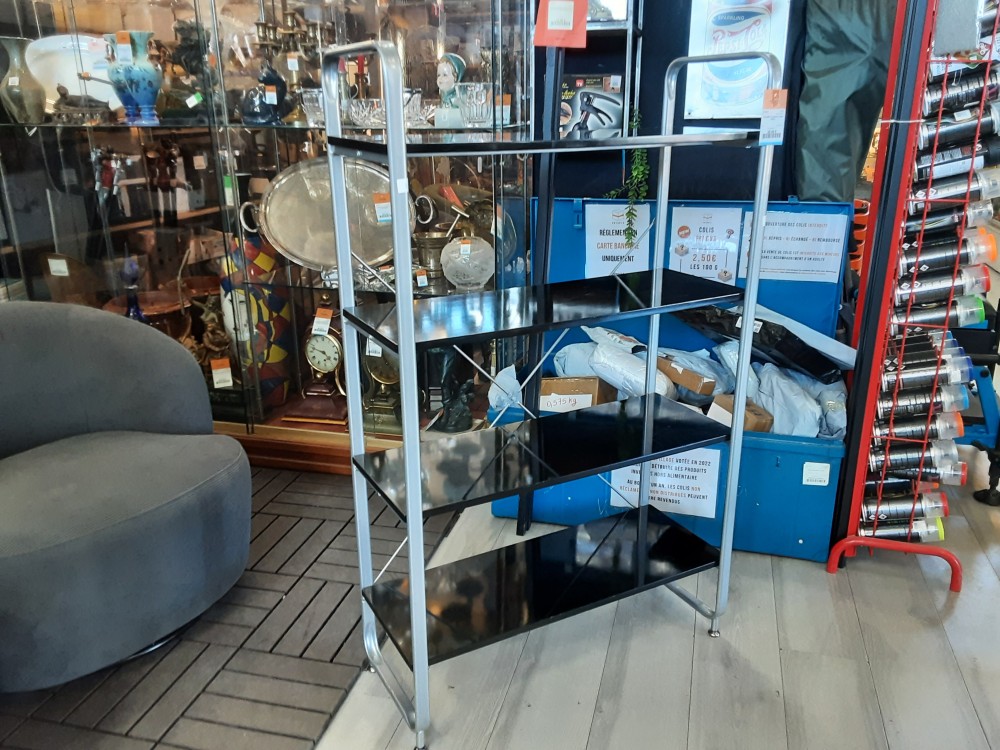 ETAGERE 4 PLATEAUX PIEDS METAL