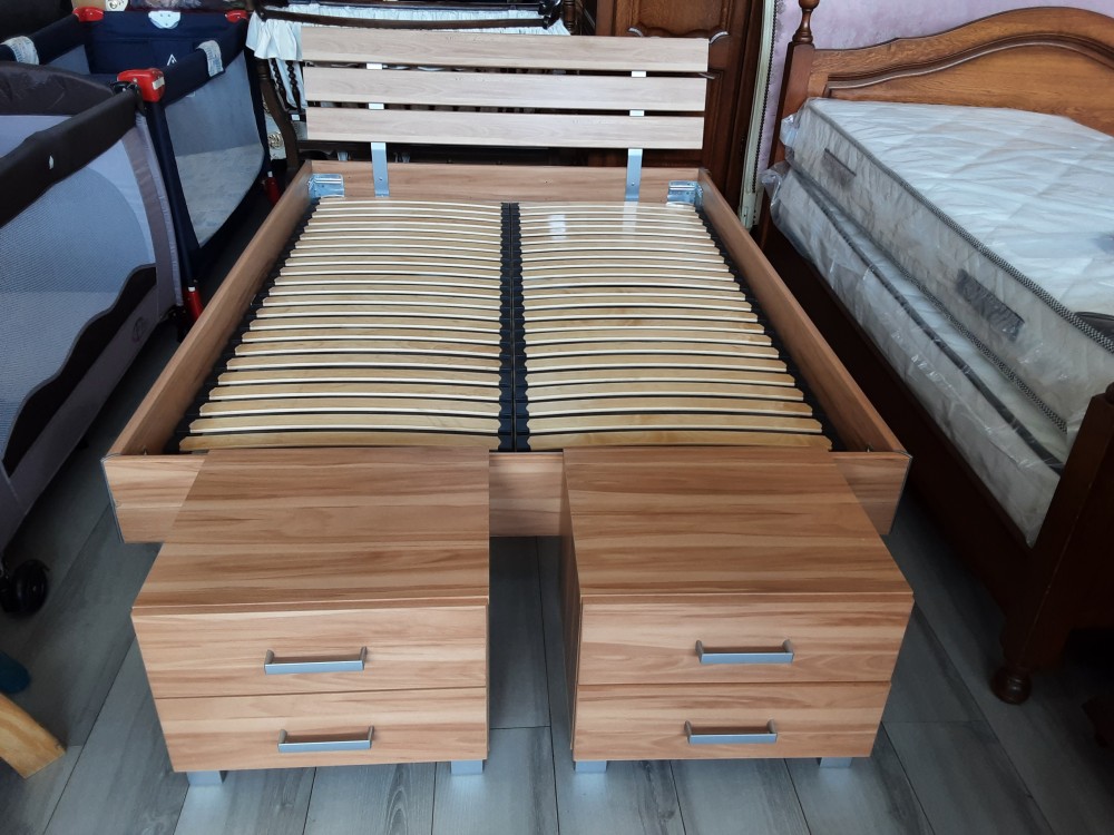 LIT 2P 140X190 AVEC SOMMIER ET 2 CHEVETS