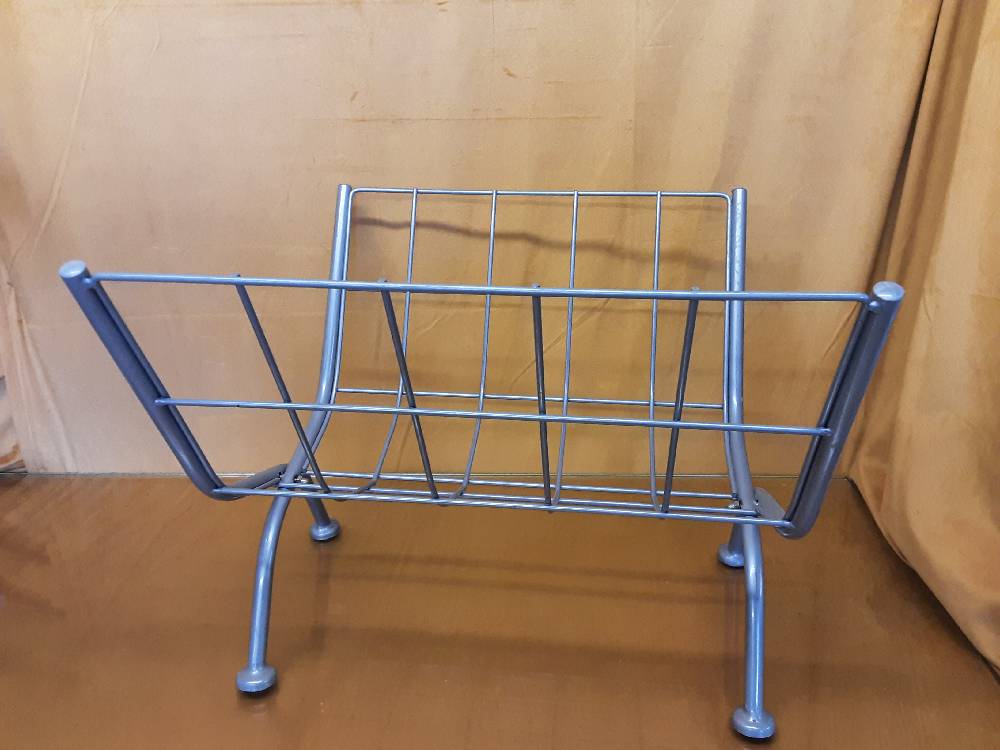 PORTE JOURNAUX METAL GRIS PLIABLE