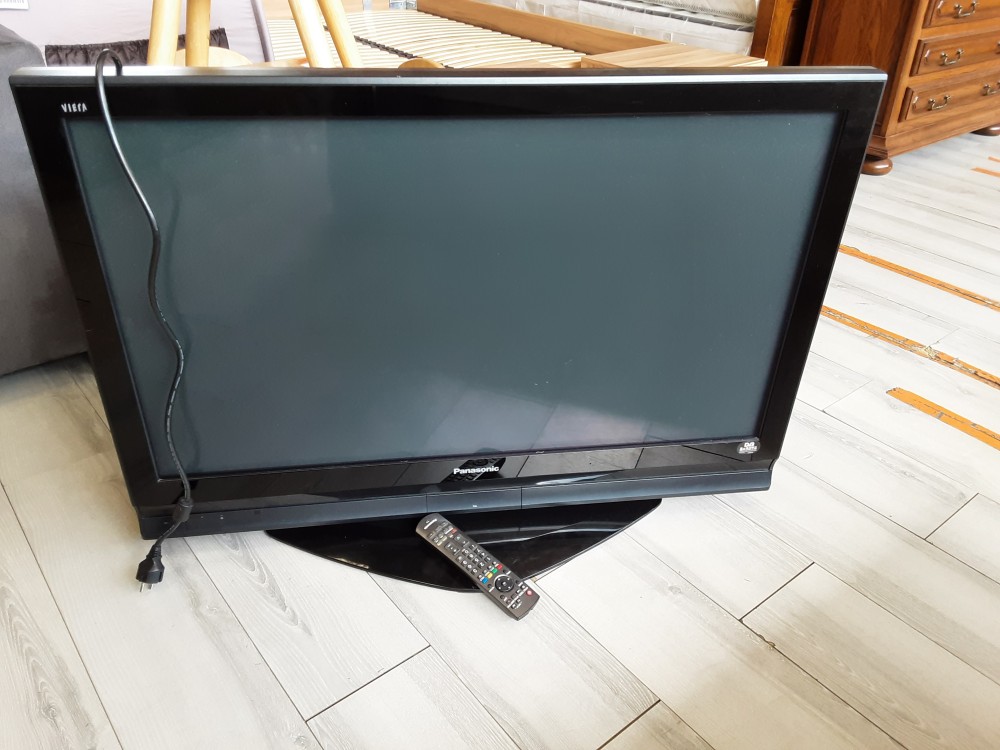 TELEVISEUR PANASONIC AVEC TC 104CM HDMI