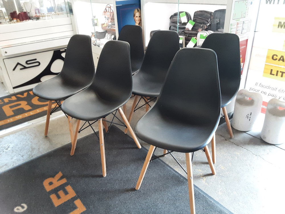 LOT 6 CHAISES ASSISE PVC NOIR  PIED EN BOIS