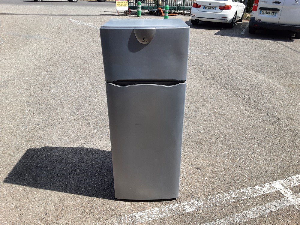 RÉFRIGÉRATEUR CONGELATEUR INDESIT GRIS