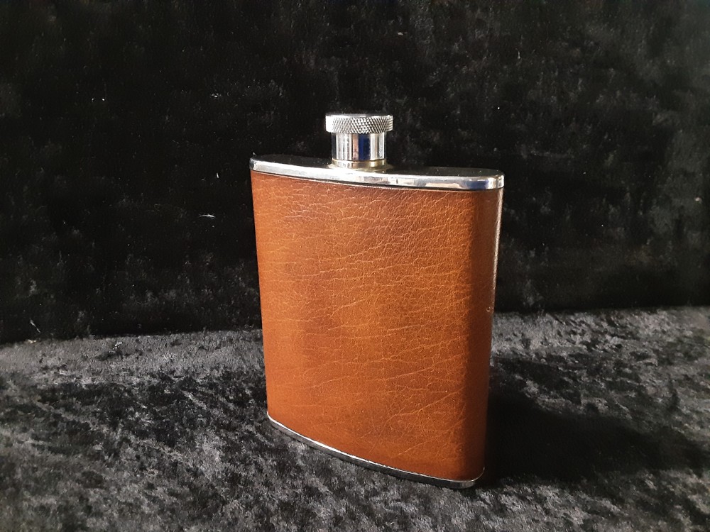 FIOLE CUIR CAMEL ET MÉTAL 
