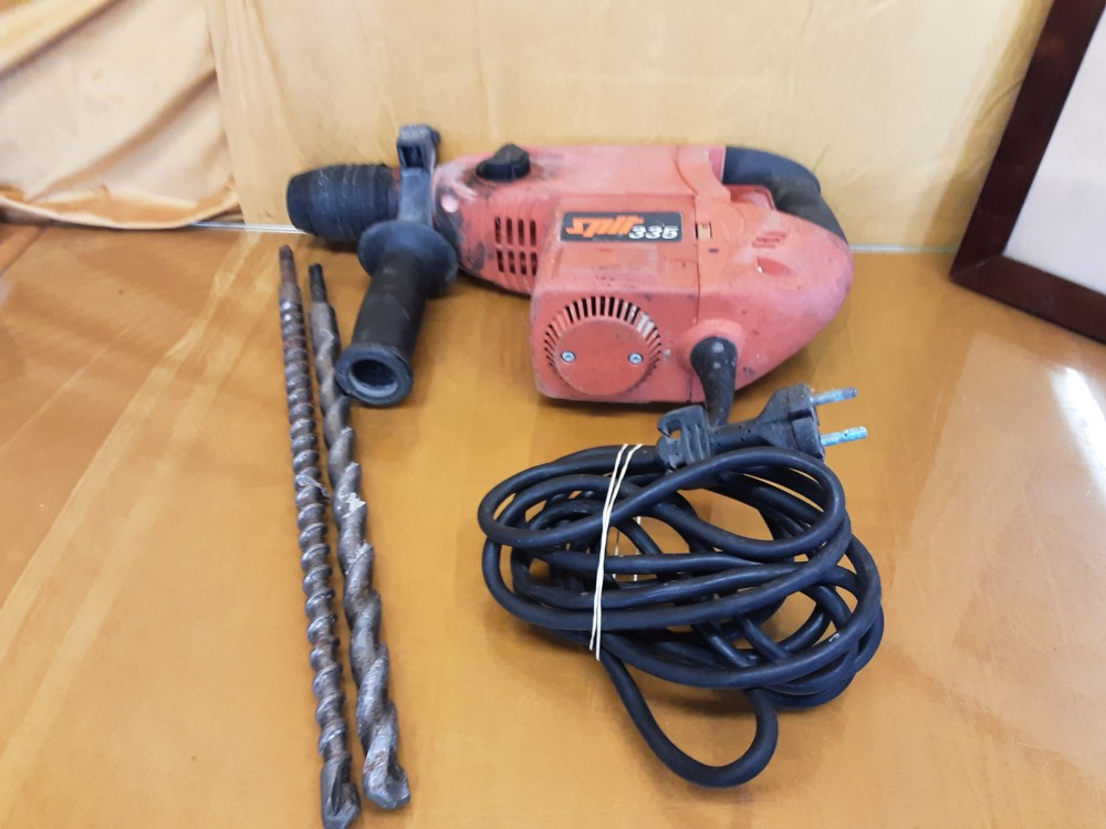 PERFORATEUR BURINEUR SPIT 335 750W