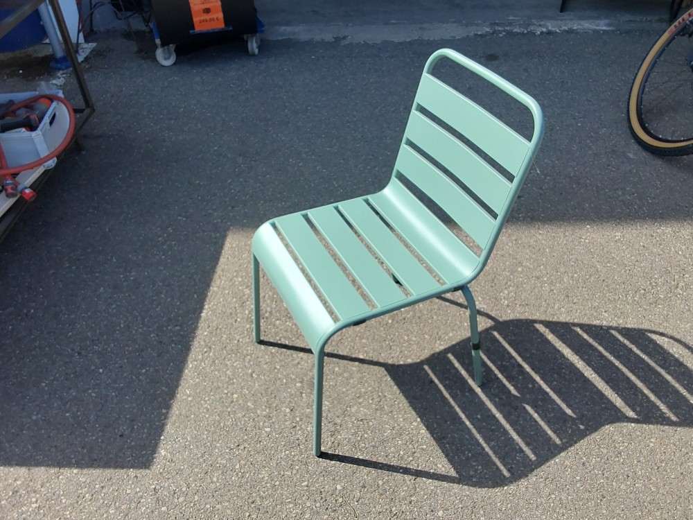 CHAISE DE JARDIN EMPILABLE MÉTAL VERT AMANDE (85989-1215135/40) 2ÈME CHOIX