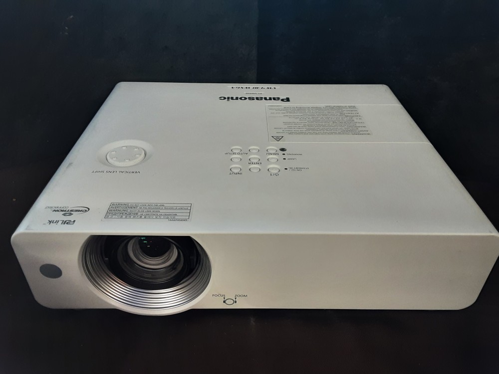 VIDEO PROJECTEUR PANASONIC PT-VW350 +TC
