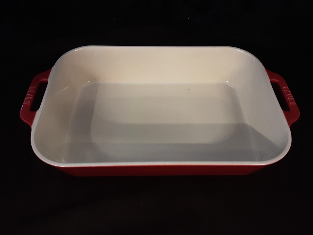 PLAT A FOUR STAUB ROUGE A ANSES