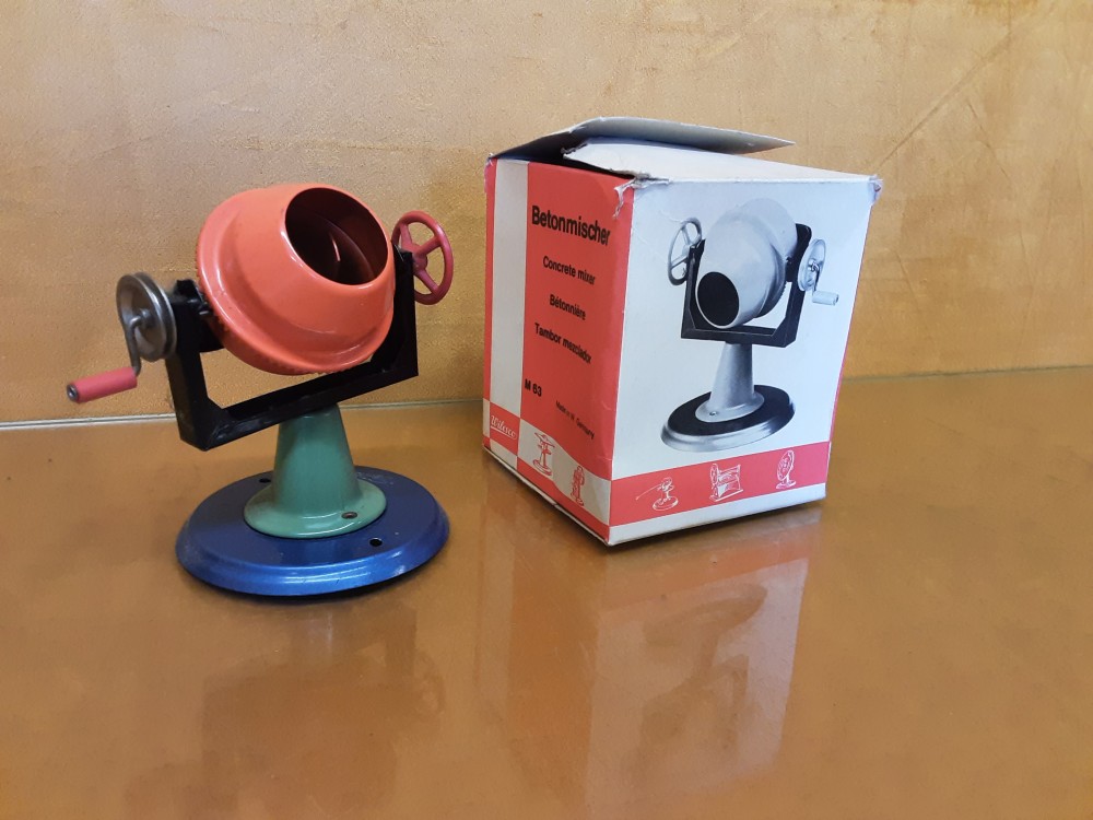 BETONNIERE MINIATURE M63 WILESCO