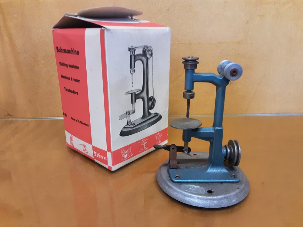 MACHINE A FORER M51 WILESCO