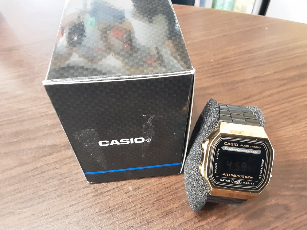 Casio Vintage Cadre Numerique Bracelet Metal Noir