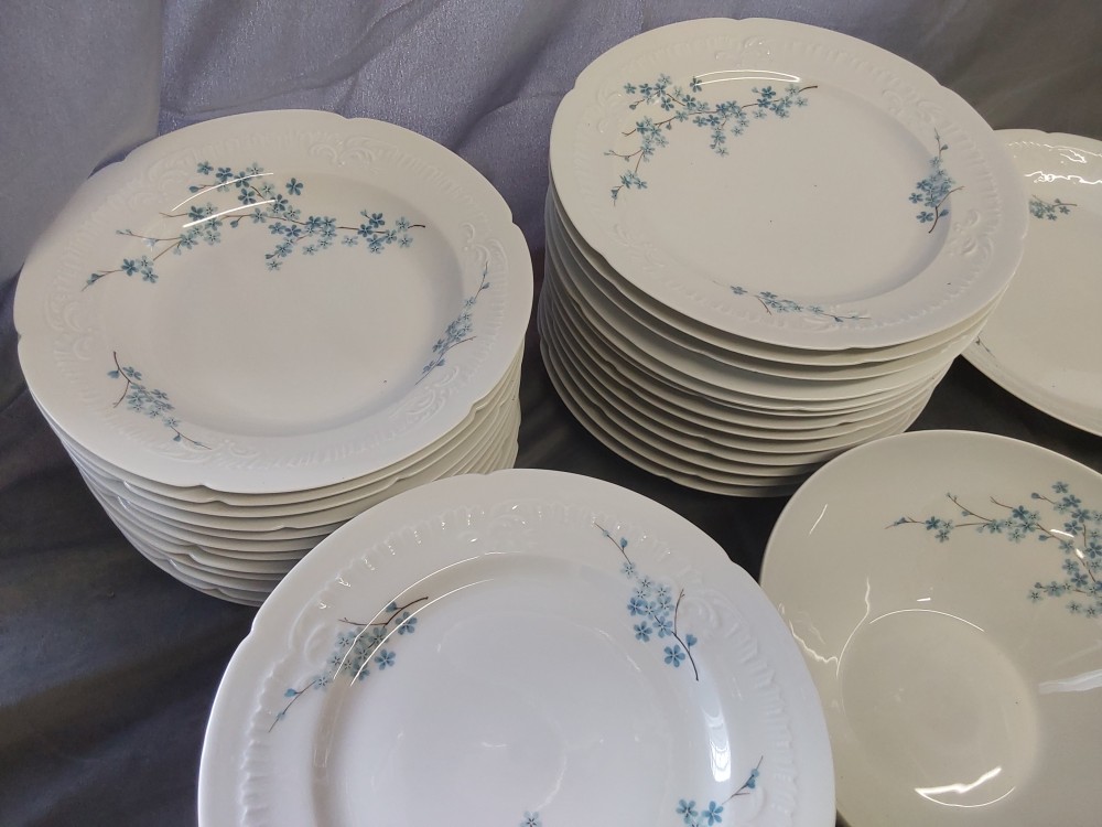SERVICE DE TABLE LIMOGES DECOR FLEURS BLEUES