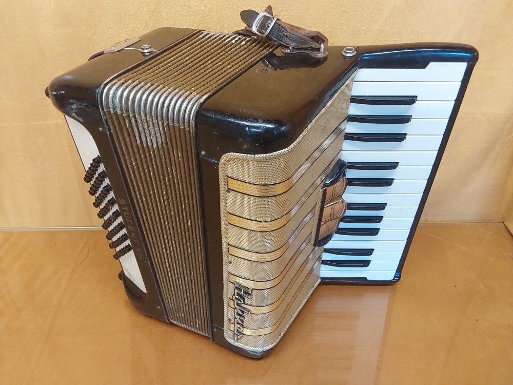 ACCORDÉON CHROMATIQUE HOHNER