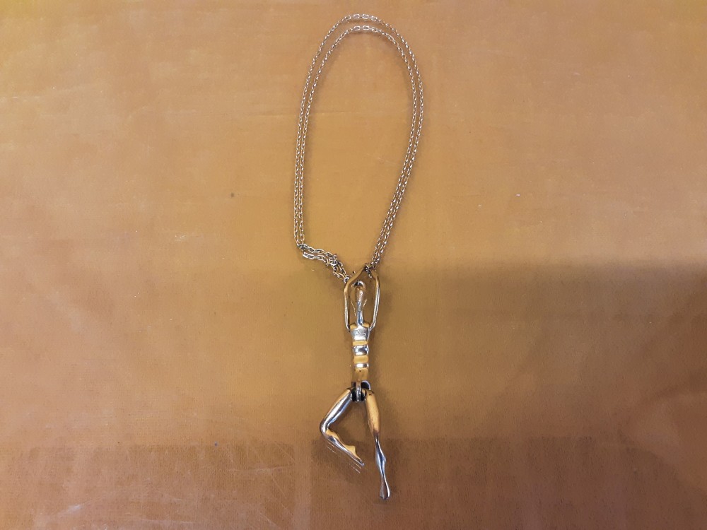 CHAINE DORÉE JOURDAN PENDENTIF DANSEUR 9CM