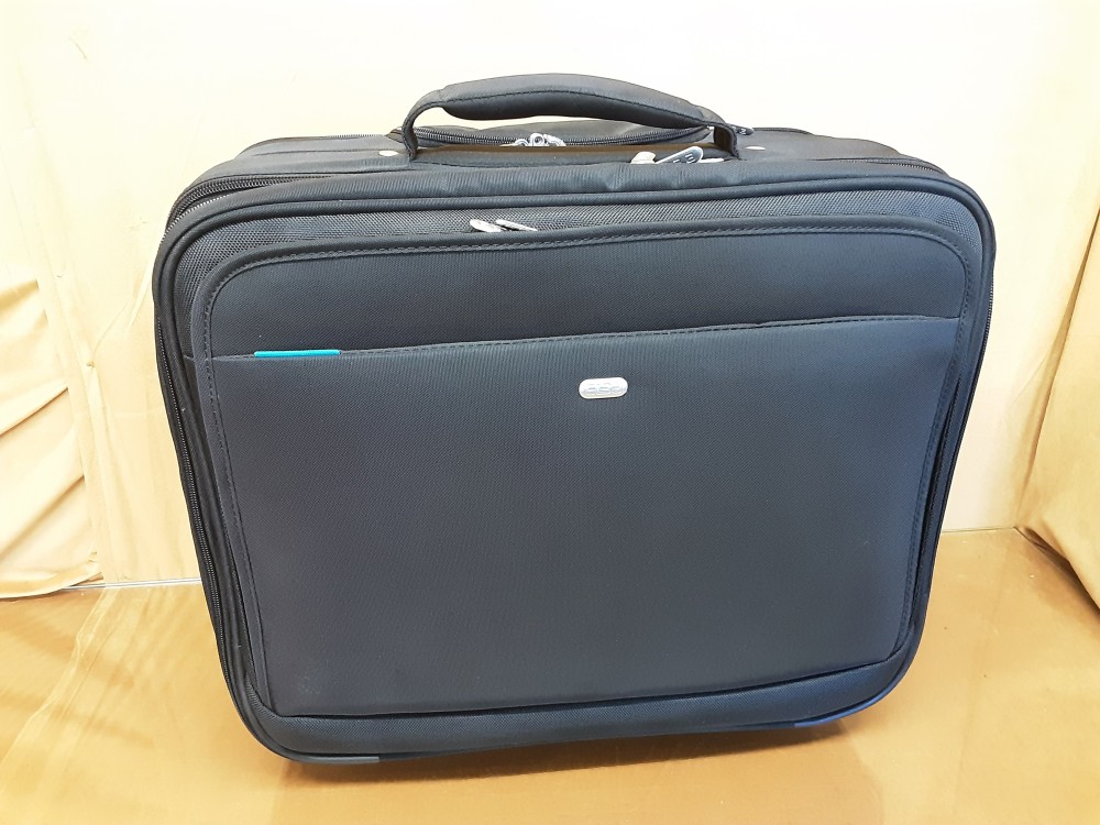 VALISE DE COMMERCIAL A ROULETTES ELBA
