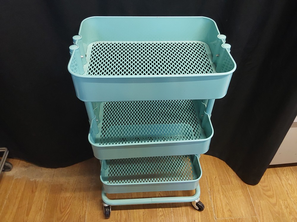DESSERTE SUR ROULETTES EN METAL VERT 3 ETAGES