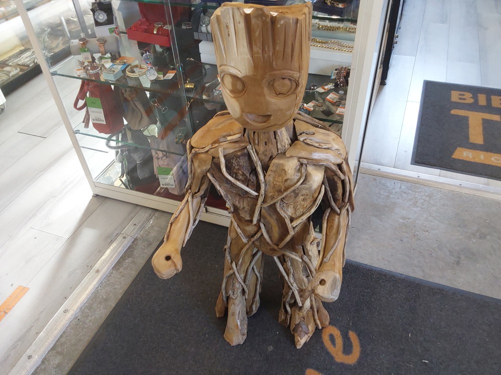 PERSONNAGE GROOT EN BOIS HAUT 100CM