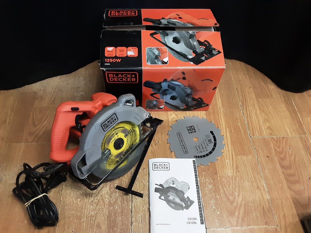 SCIE CIRCULAIRE BLACK ET DECKER CS1250/CS1250L 