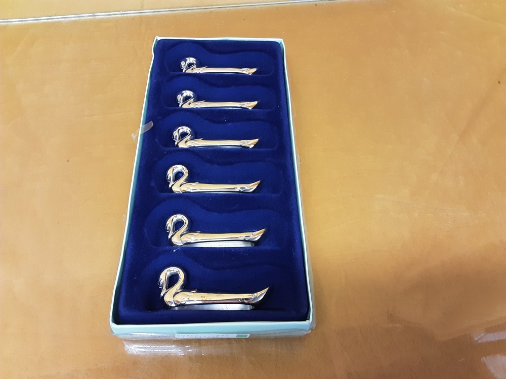 LOT DE 6 PORTE COUTEAUX CYGNE EN METAL