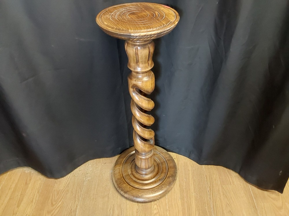 COLONNE EN BOIS TORSADÉ 
