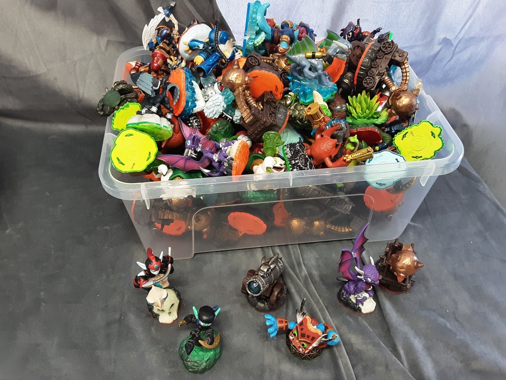 FIGURINE SKYLANDERS MM VENDUE A L'UNITÉ