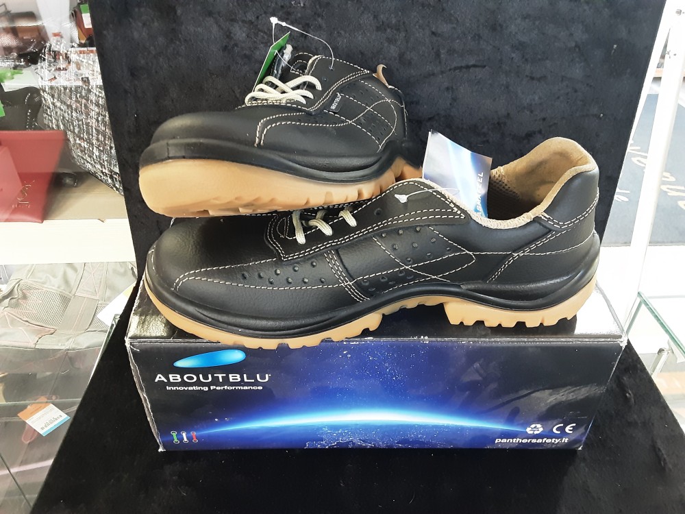 PAIRE DE CHAUSSURES DE SÉCURITÉ T.42 ABOUTBLU