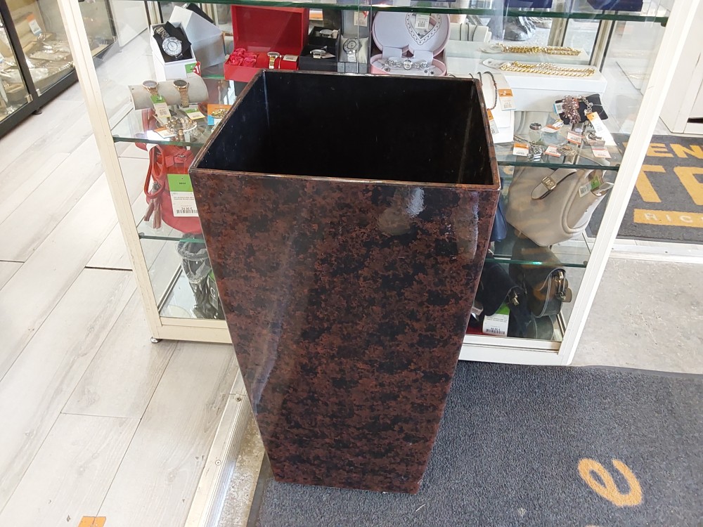 CACHE POT BRUN TGM