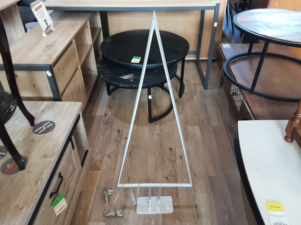 LAMPE TRIANGULAIRE 