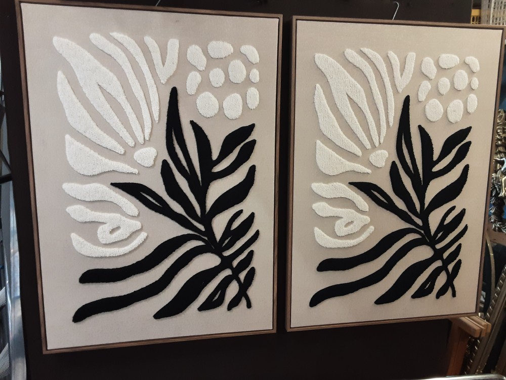 LOT DE 2 TABLEAUX EN TISSU MOTIF FEUILLE RELIEF NOIR ET BLANC EN LAINE