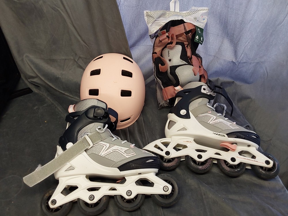 PAIRE DE ROLLER OXELO AVEC CASQUE ET ACCESSOIRES 