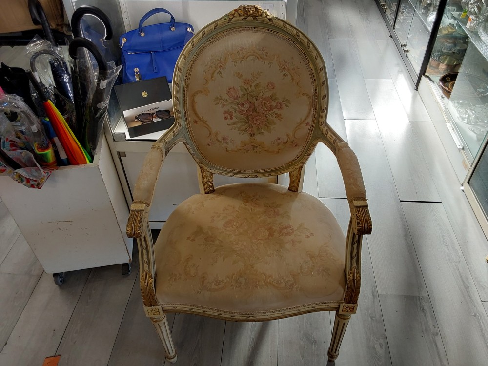FAUTEUIL MEDAILLON TISSU FLEURS BEIGE