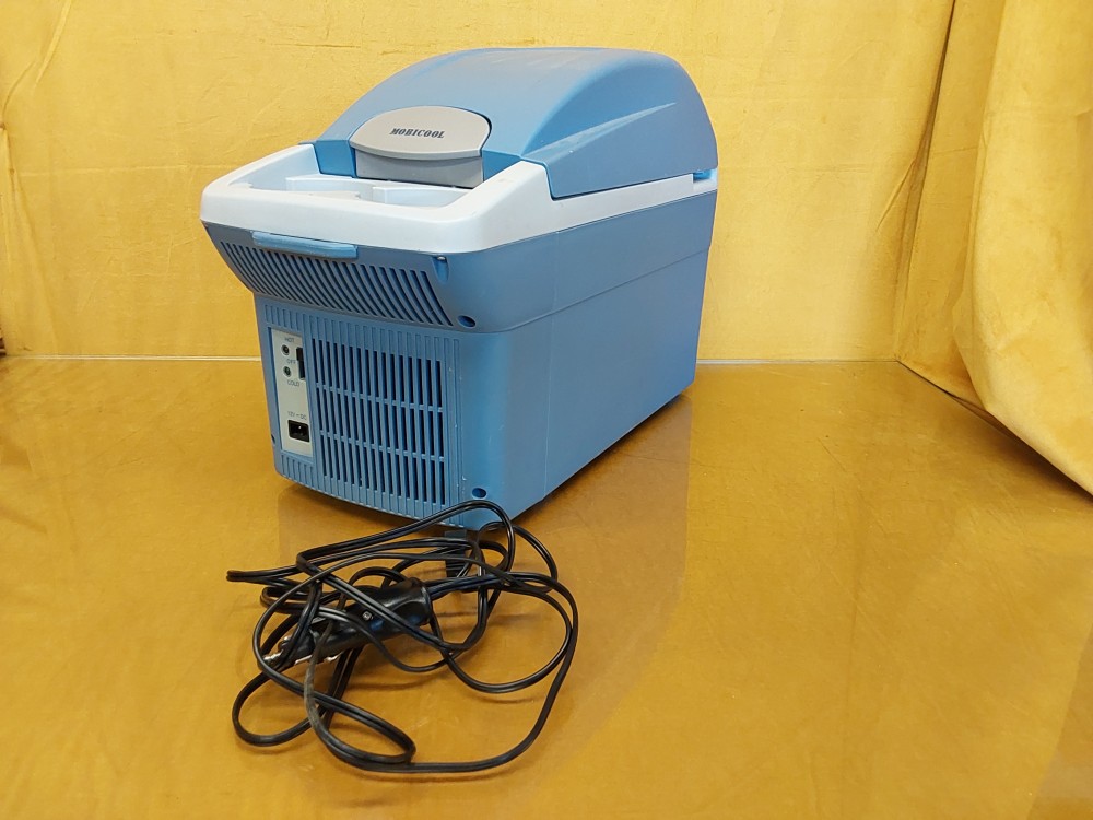 MINI GLACIÈRE 12V MARQUE MOBICOOL BLEUE CIEL 6L