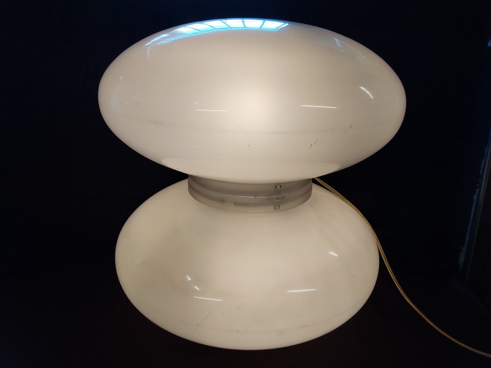 LAMPE VINTAGE DESIGN EN PLASTIQUE BLANC