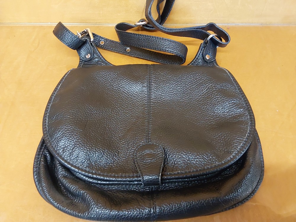 SAC A MAIN CUIR NOIR A BANDOULIERE