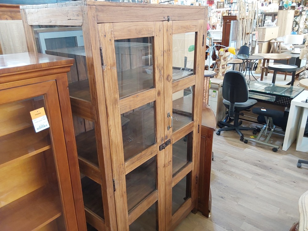 VITRINE EN TECK 2 PORTES 