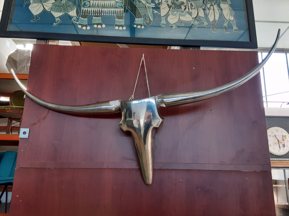 TETE DE TAUREAU EN METAL