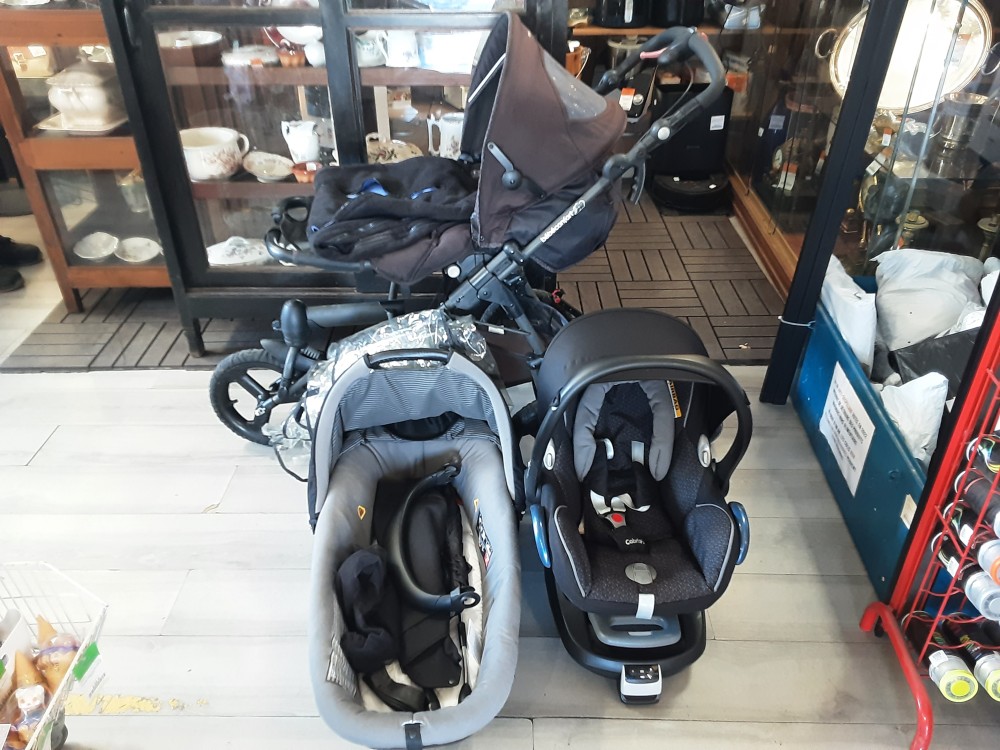 POUSSETTE 3 ROUES PLIABLE BEBECONFORT AVEC DIVERS ACCESSOIRES