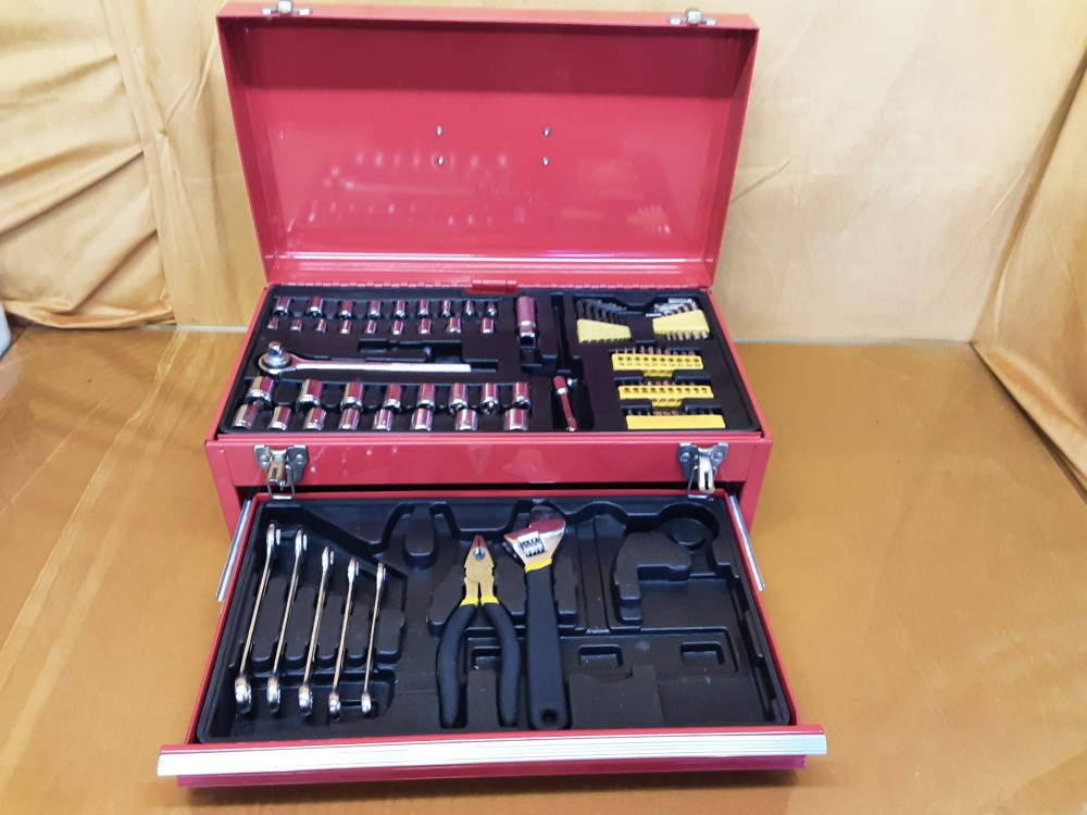 CAISSE D’OUTILS METAL ROUGE A TIROIR AVEC OUTILS A L’INTERIEUR